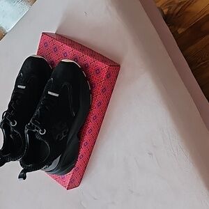 Tory Burch Sneakers